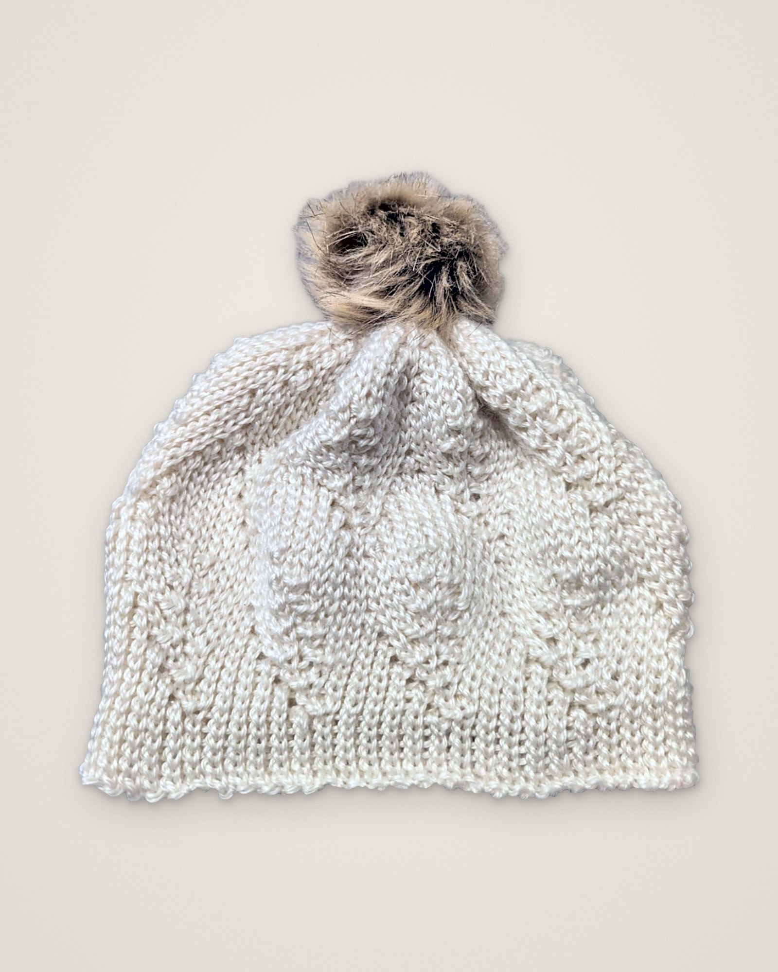 Cream pom hat, flat