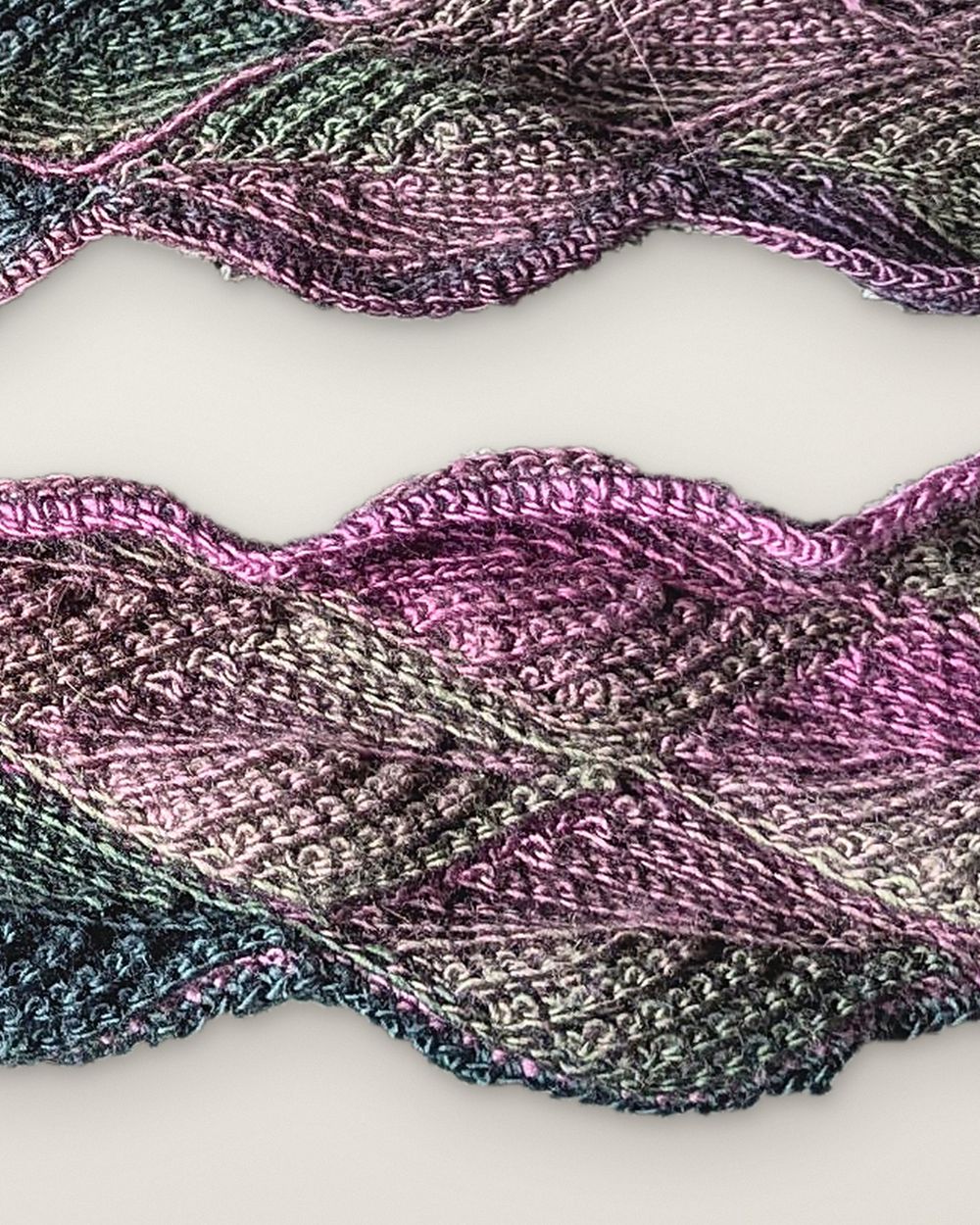 Twilight wave scarf, close-up